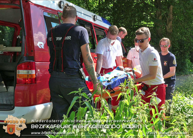 20210619 Feuerwehr unterstützt bei Rettungseinsatz beim Wegerl im Helenental Foto: © Stefan Schneider 20210619 Feuerwehr unterstützt bei Rettungseinsatz beim Wegerl im Helenental Foto: © Stefan Schneider