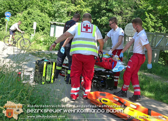 20210619 Feuerwehr unterstützt bei Rettungseinsatz beim Wegerl im Helenental Foto: © Stefan Schneider 20210619 Feuerwehr unterstützt bei Rettungseinsatz beim Wegerl im Helenental Foto: © Stefan Schneider