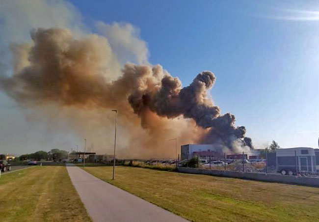20210619 Messdiensteinsatz wegen Großbrand in Matzendorf Bezirk WN 20210619 Messdiensteinsatz wegen Großbrand in Matzendorf Bezirk WN