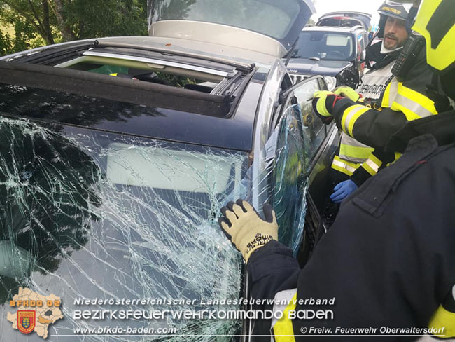 20210624 Mennschenrettung nach Verkehrsunfall auf der B210   Foto: © Freiwillige Feuerwehr Oberwaltersdorf