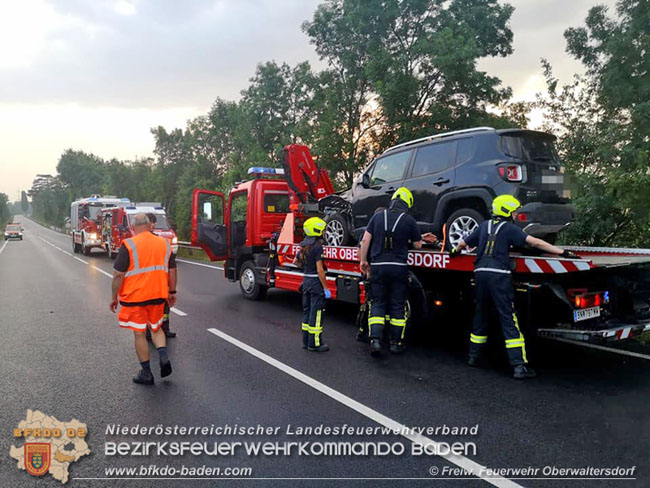 20210624 Mennschenrettung nach Verkehrsunfall auf der B210   Foto: © Freiwillige Feuerwehr Oberwaltersdorf