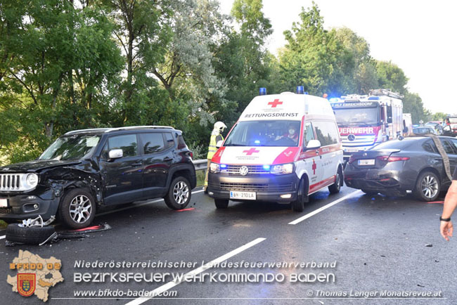 20210624 Mennschenrettung nach Verkehrsunfall auf der B210 Foto: © Thomas Lenger Monatsrevue.at