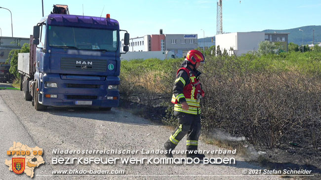 20210710 Flurbrand im IZ Traiskirchen-Tribuswinkel Foto: © Stefan Schneider BFK Baden 20210710 Flurbrand im IZ Traiskirchen-Tribuswinkel Foto: © Stefan Schneider BFK Baden