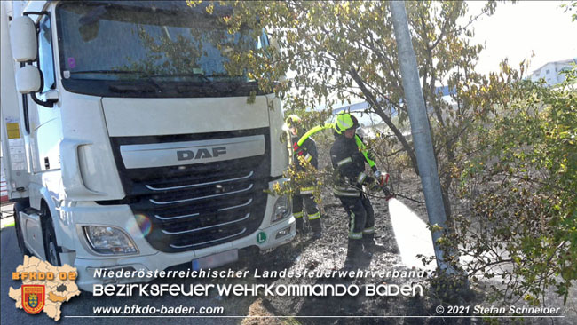 20210710 Flurbrand im IZ Traiskirchen-Tribuswinkel Foto: © Stefan Schneider BFK Baden 20210710 Flurbrand im IZ Traiskirchen-Tribuswinkel Foto: © Stefan Schneider BFK Baden