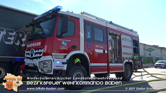 20210710 Flurbrand im IZ Traiskirchen-Tribuswinkel Foto: © Stefan Schneider BFK Baden 20210710 Flurbrand im IZ Traiskirchen-Tribuswinkel Foto: © Stefan Schneider BFK Baden