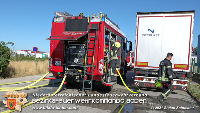 20210710 Flurbrand im IZ Traiskirchen-Tribuswinkel  Foto: © Stefan Schneider BFK Baden