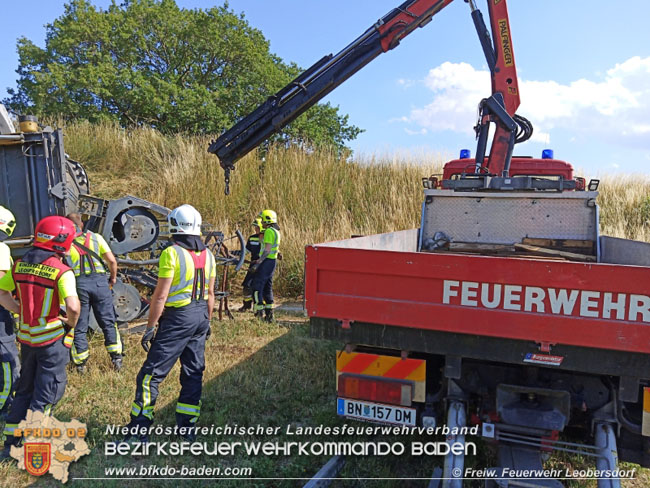 20210712 Bergung eines Mähdreschers in Leobersdorf   Foto: © Freiwillige Feuerwehr Leobersdorf