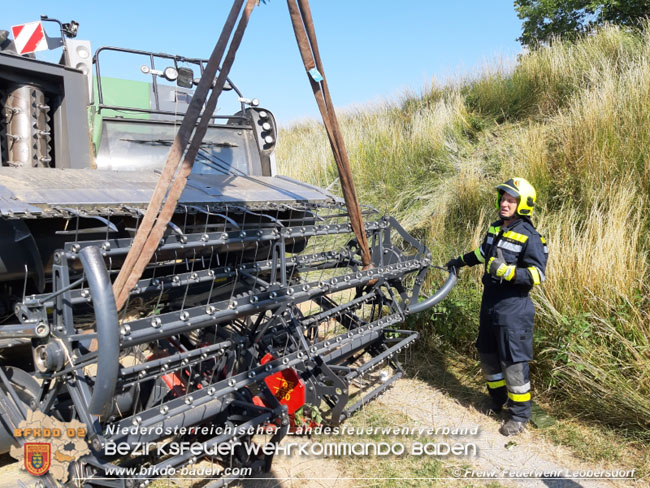 20210712 Bergung eines Mähdreschers in Leobersdorf   Foto: © Freiwillige Feuerwehr Leobersdorf