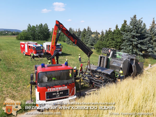 20210712 Bergung eines Mähdreschers in Leobersdorf   Foto: © Freiwillige Feuerwehr Leobersdorf