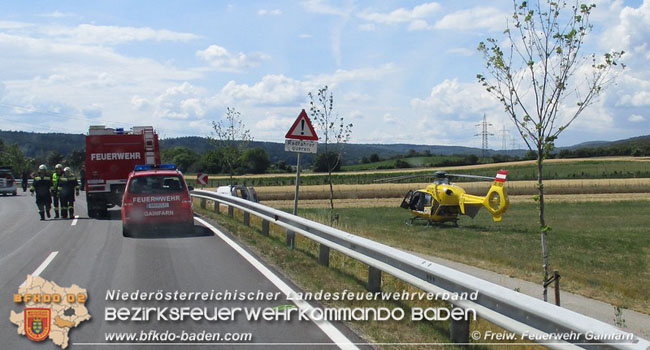 20210716 Verkehrsunfall auf der B212 bei Gainfarn  Foto: © Freiwillige Feuerwehr Gainfarn