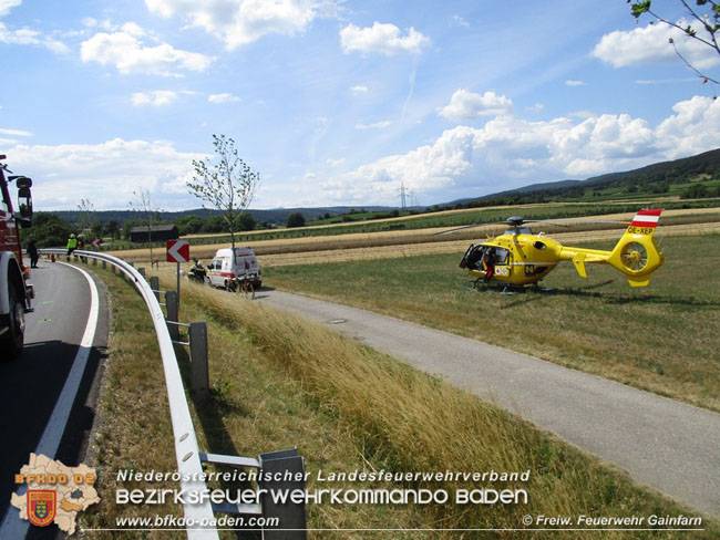 20210716 Verkehrsunfall auf der B212 bei Gainfarn  Foto: © Freiwillige Feuerwehr Gainfarn