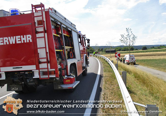 20210716 Verkehrsunfall auf der B212 bei Gainfarn  Foto: © Freiwillige Feuerwehr Gainfarn