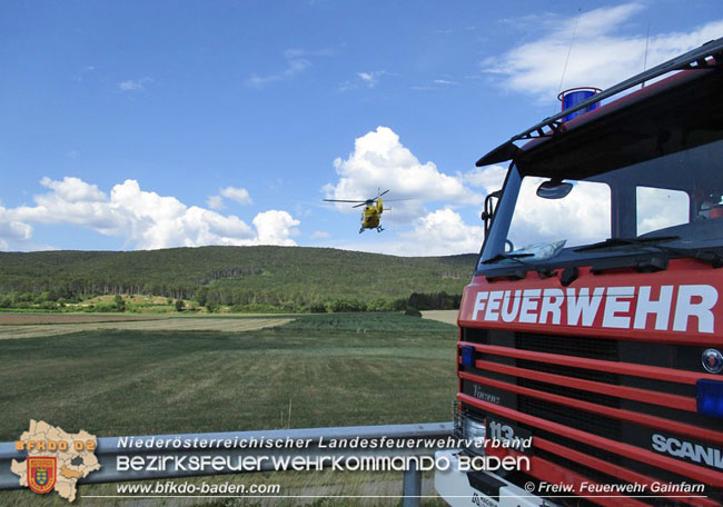 20210716 Verkehrsunfall auf der B212 bei Gainfarn  Foto: © Freiwillige Feuerwehr Gainfarn