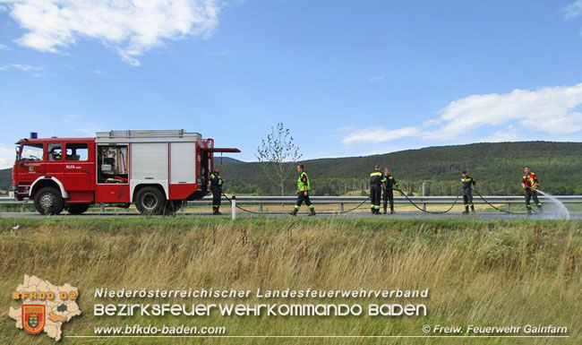 20210716 Verkehrsunfall auf der B212 bei Gainfarn  Foto: © Freiwillige Feuerwehr Gainfarn