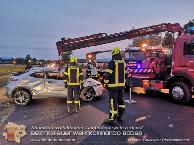 20210717 Verkehrsunfall zwischen Oberwaltersdorf und Ebreichsdorf auf der B210   Foto: © FF Oberwaltersdorf