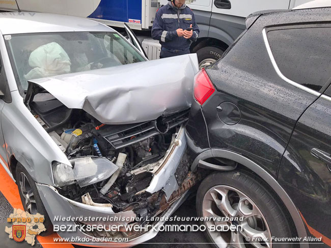 20210717 Verkehrsunfall auf der A21 im Baustellenbereich Alland  Foto: © Freiwillige Feuerwehr Alland 