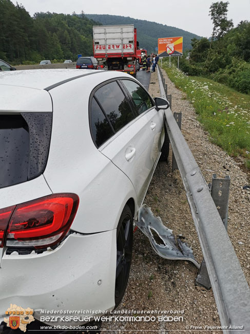 20210717 Verkehrsunfall auf der A21 im Baustellenbereich Alland  Foto: © Freiwillige Feuerwehr Alland 