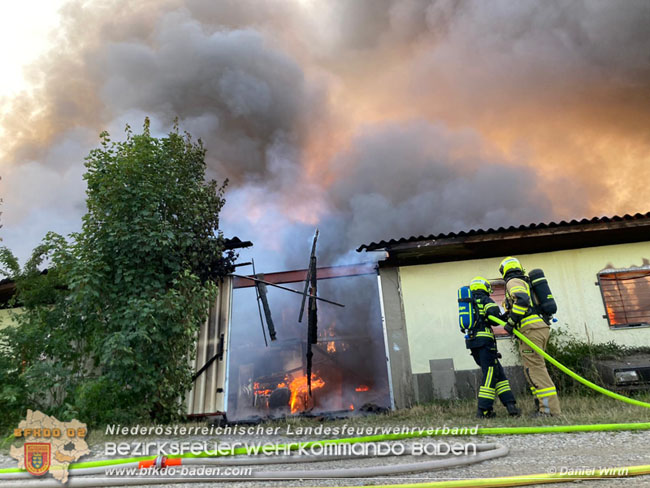 20210723 Feuerwehr-Großeinsatz bei Brand einer Halle in Kottingbrunn Foto: © Daniel Wirth 20210723 Feuerwehr-Großeinsatz bei Brand einer Halle in Kottingbrunn Foto: © Daniel Wirth
