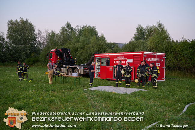 20210723 Feuerwehr-Großeinsatz bei Brand einer Halle in Kottingbrunn Foto: © Bernd Taxberger 20210723 Feuerwehr-Großeinsatz bei Brand einer Halle in Kottingbrunn Foto: © Bernd Taxberger