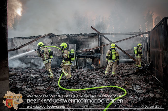 20210723 Feuerwehr-Großeinsatz bei Brand einer Halle in Kottingbrunn Foto: © Daniel Wirth 20210723 Feuerwehr-Großeinsatz bei Brand einer Halle in Kottingbrunn Foto: © Daniel Wirth