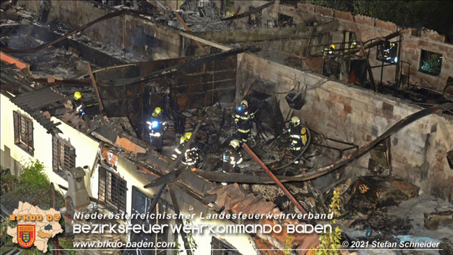 20210723 Feuerwehr-Großeinsatz bei Brand einer Halle in Kottingbrunn Foto: © Stefan Schneider 20210723 Feuerwehr-Großeinsatz bei Brand einer Halle in Kottingbrunn Foto: © Stefan Schneider