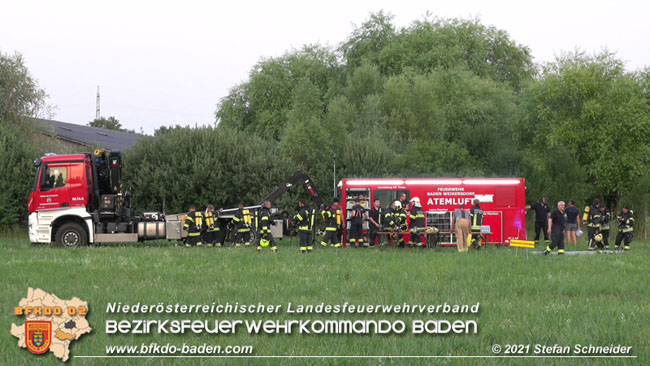 20210723 Feuerwehr-Großeinsatz bei Brand einer Halle in Kottingbrunn Foto: © Stefan Schneider 20210723 Feuerwehr-Großeinsatz bei Brand einer Halle in Kottingbrunn Foto: © Stefan Schneider
