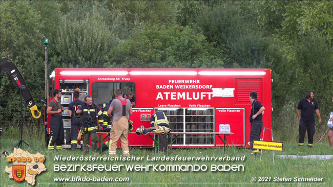 20210723 Feuerwehr-Großeinsatz bei Brand einer Halle in Kottingbrunn Foto: © Stefan Schneider 20210723 Feuerwehr-Großeinsatz bei Brand einer Halle in Kottingbrunn Foto: © Stefan Schneider