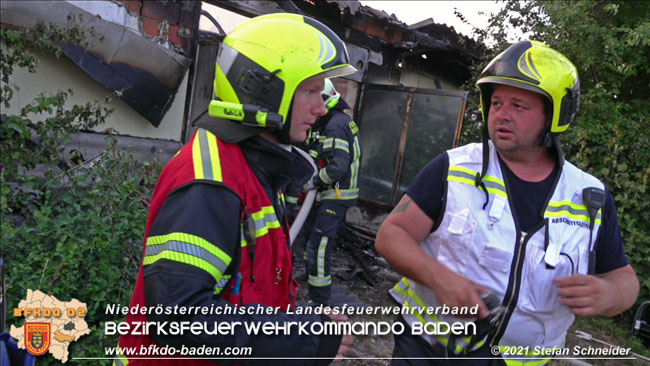 20210723 Feuerwehr-Großeinsatz bei Brand einer Halle in Kottingbrunn Foto: © Stefan Schneider 20210723 Feuerwehr-Großeinsatz bei Brand einer Halle in Kottingbrunn Foto: © Stefan Schneider