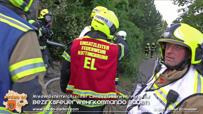20210723 Feuerwehr-Großeinsatz bei Brand einer Halle in Kottingbrunn Foto: © Stefan Schneider 20210723 Feuerwehr-Großeinsatz bei Brand einer Halle in Kottingbrunn Foto: © Stefan Schneider