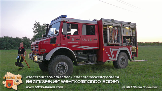 20210723 Feuerwehr-Großeinsatz bei Brand einer Halle in Kottingbrunn Foto: © Stefan Schneider 20210723 Feuerwehr-Großeinsatz bei Brand einer Halle in Kottingbrunn Foto: © Stefan Schneider