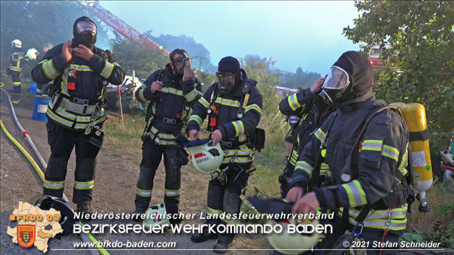 20210723 Feuerwehr-Großeinsatz bei Brand einer Halle in Kottingbrunn Foto: © Stefan Schneider 20210723 Feuerwehr-Großeinsatz bei Brand einer Halle in Kottingbrunn Foto: © Stefan Schneider