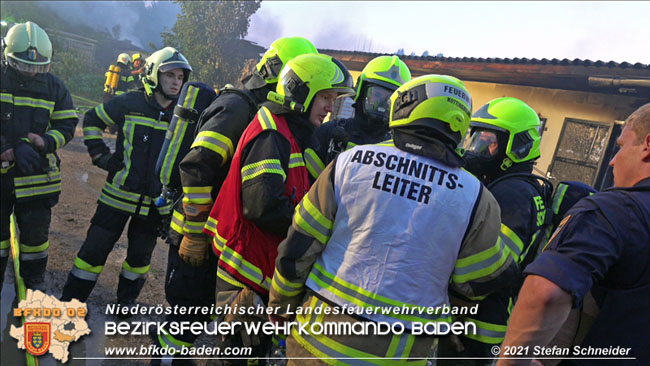 20210723 Feuerwehr-Großeinsatz bei Brand einer Halle in Kottingbrunn Foto: © Stefan Schneider 20210723 Feuerwehr-Großeinsatz bei Brand einer Halle in Kottingbrunn Foto: © Stefan Schneider