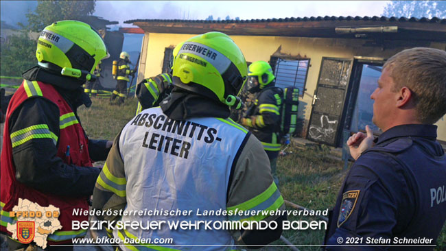 20210723 Feuerwehr-Großeinsatz bei Brand einer Halle in Kottingbrunn Foto: © Stefan Schneider 20210723 Feuerwehr-Großeinsatz bei Brand einer Halle in Kottingbrunn Foto: © Stefan Schneider