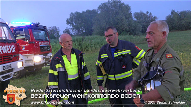 20210723 Feuerwehr-Großeinsatz bei Brand einer Halle in Kottingbrunn Foto: © Stefan Schneider 20210723 Feuerwehr-Großeinsatz bei Brand einer Halle in Kottingbrunn Foto: © Stefan Schneider