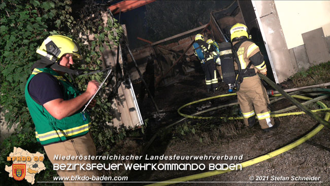 20210723 Feuerwehr-Großeinsatz bei Brand einer Halle in Kottingbrunn Foto: © Stefan Schneider 20210723 Feuerwehr-Großeinsatz bei Brand einer Halle in Kottingbrunn Foto: © Stefan Schneider