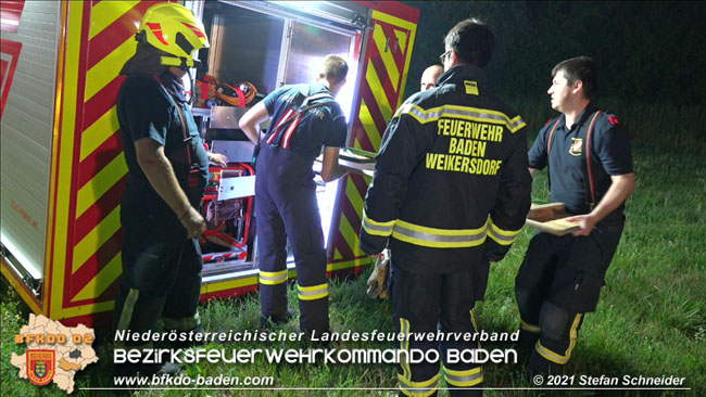 20210723 Feuerwehr-Großeinsatz bei Brand einer Halle in Kottingbrunn Foto: © Stefan Schneider 20210723 Feuerwehr-Großeinsatz bei Brand einer Halle in Kottingbrunn Foto: © Stefan Schneider