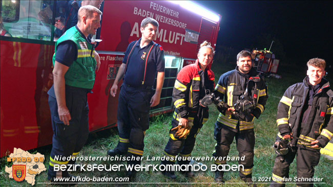 20210723 Feuerwehr-Großeinsatz bei Brand einer Halle in Kottingbrunn Foto: © Stefan Schneider 20210723 Feuerwehr-Großeinsatz bei Brand einer Halle in Kottingbrunn Foto: © Stefan Schneider