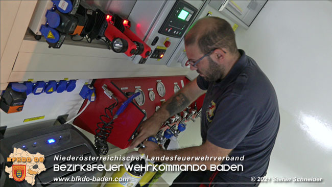 20210723 Feuerwehr-Großeinsatz bei Brand einer Halle in Kottingbrunn Foto: © Stefan Schneider 20210723 Feuerwehr-Großeinsatz bei Brand einer Halle in Kottingbrunn Foto: © Stefan Schneider