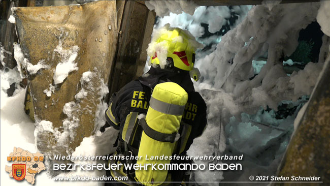 20210723 Feuerwehr-Großeinsatz bei Brand einer Halle in Kottingbrunn Foto: © Stefan Schneider 20210723 Feuerwehr-Großeinsatz bei Brand einer Halle in Kottingbrunn Foto: © Stefan Schneider