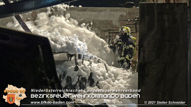 20210723 Feuerwehr-Großeinsatz bei Brand einer Halle in Kottingbrunn Foto: © Stefan Schneider 20210723 Feuerwehr-Großeinsatz bei Brand einer Halle in Kottingbrunn Foto: © Stefan Schneider