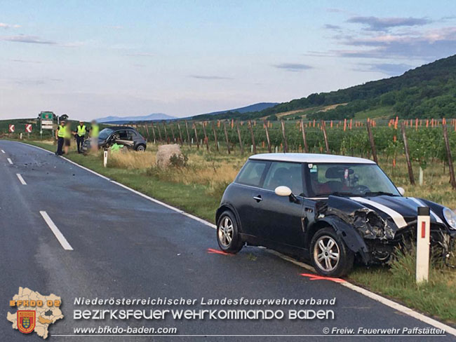 20210725 Verkehrsunfall zwischen zweier Kleinwagen auf der Weinbergstraße zwischen Pfaffstätten und Gumpoldskirchen  Foto: © Freiwillige Feuerwehr Pfaffstätten