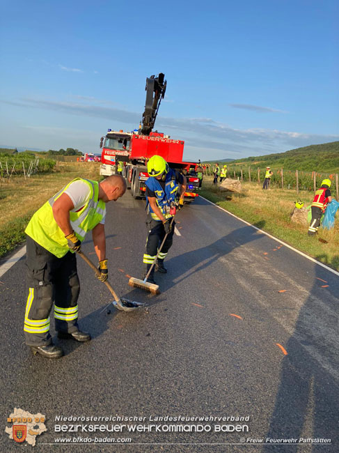 20210725 Verkehrsunfall zwischen zweier Kleinwagen auf der Weinbergstraße zwischen Pfaffstätten und Gumpoldskirchen  Foto: © Freiwillige Feuerwehr Pfaffstätten