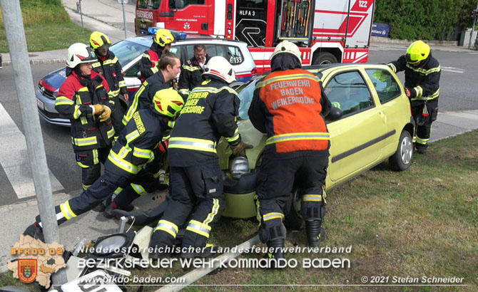 20210731 Verkehrsunfall in Baden Vöslauerstraße  Foto: © Stefan Schneider