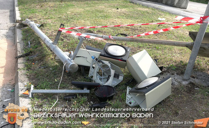 20210731 Verkehrsunfall in Baden Vöslauerstraße  Foto: © Stefan Schneider