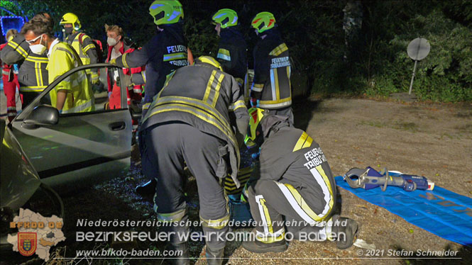 20210809 Verkehrsunfall bei der Ortseinfahrt Tribuswinkel Foto: © Stefan Schneider 20210809 Verkehrsunfall bei der Ortseinfahrt Tribuswinkel Foto: © Stefan Schneider