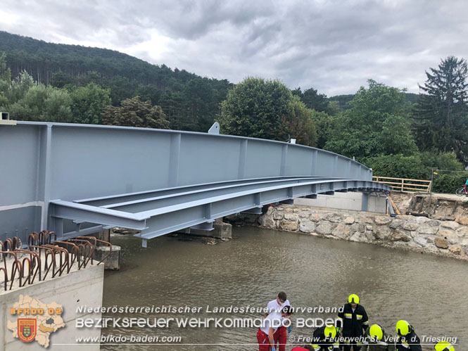 20210819 Arbeitsunfall bei neuer Triestingbruecke in St.Veit/Triesting  Foto: © Johannes Weinbauer FF St.Veit/Triesting