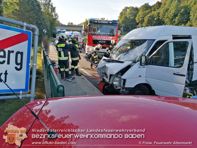20210910 Schwerer Verkehrsunfall auf der B18 bei Altenmarkt/Thenneberg Foto: © Freiwillige Feuerwehr Altenmarkt/Triesting 20210910 Schwerer Verkehrsunfall auf der B18 bei Altenmarkt/Thenneberg Foto: © Freiwillige Feuerwehr Altenmarkt/Triesting