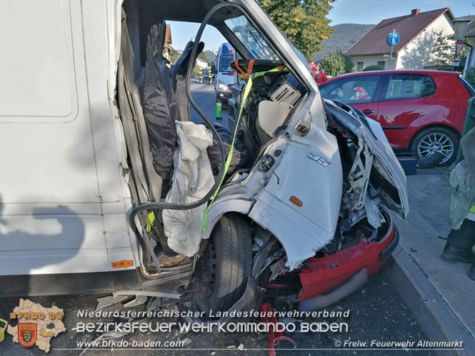 20210910 Schwerer Verkehrsunfall auf der B18 bei Altenmarkt/Thenneberg Foto: © Freiwillige Feuerwehr Altenmarkt/Triesting 20210910 Schwerer Verkehrsunfall auf der B18 bei Altenmarkt/Thenneberg Foto: © Freiwillige Feuerwehr Altenmarkt/Triesting