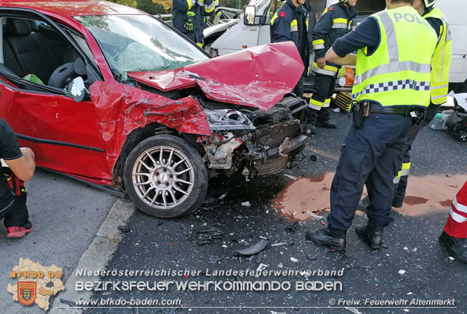 20210910 Schwerer Verkehrsunfall auf der B18 bei Altenmarkt/Thenneberg Foto: © Freiwillige Feuerwehr Altenmarkt/Triesting 20210910 Schwerer Verkehrsunfall auf der B18 bei Altenmarkt/Thenneberg Foto: © Freiwillige Feuerwehr Altenmarkt/Triesting