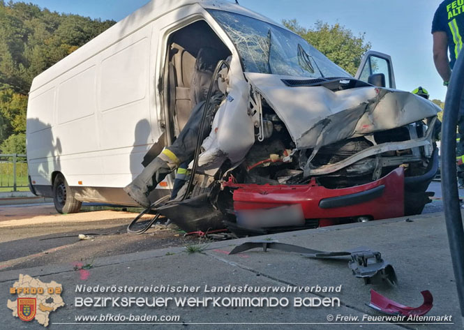 20210910 Schwerer Verkehrsunfall auf der B18 bei Altenmarkt/Thenneberg Foto: © Freiwillige Feuerwehr Altenmarkt/Triesting 20210910 Schwerer Verkehrsunfall auf der B18 bei Altenmarkt/Thenneberg Foto: © Freiwillige Feuerwehr Altenmarkt/Triesting